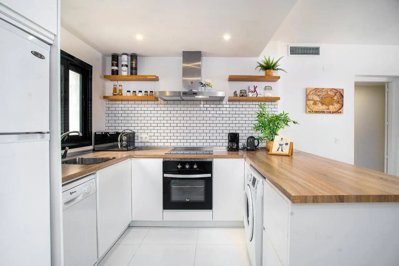 Beautiful 2 Bedrooms Apartment In Puerto Banus Marbella