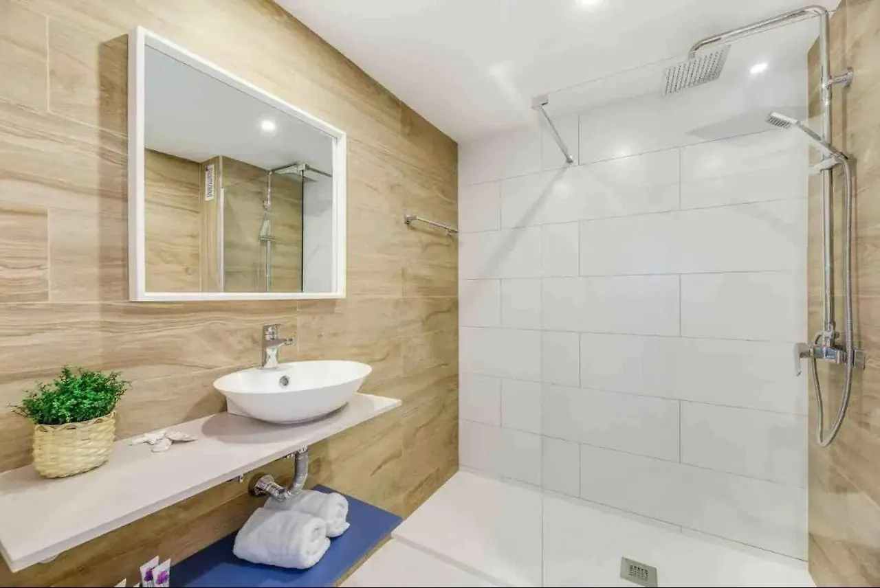 Beautiful 2 Bedrooms Apartment In Puerto Banus Marbella